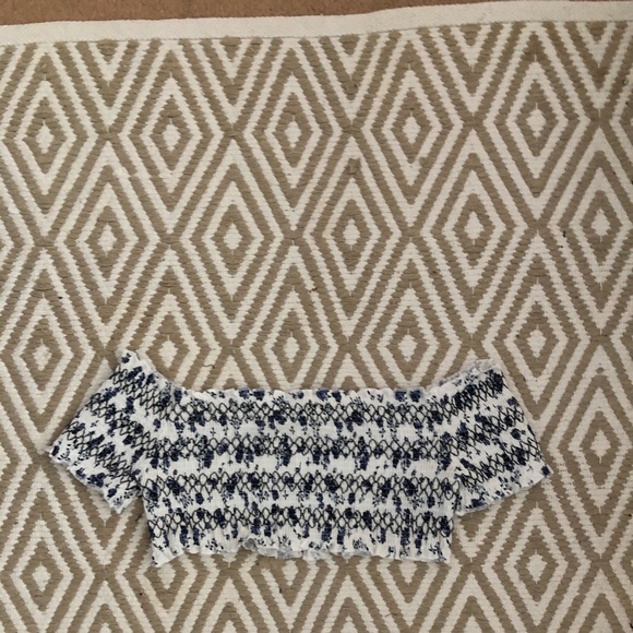 Urban Outfitters Off The Shoulder Top - Picture 1 of 2